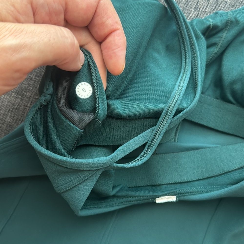 Lululemon Hugged & Held Tank
Royal Emerald Size 8 - Picture 11 of 11